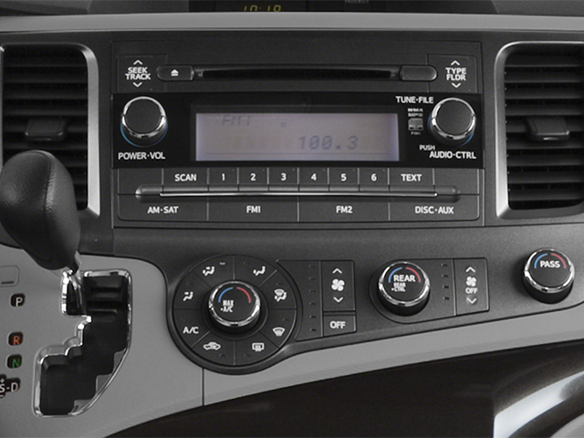 2014 Toyota SIENNA XLE 3.5L XLE 8 Passenger