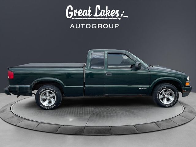 2002 Chevrolet S-10 LS