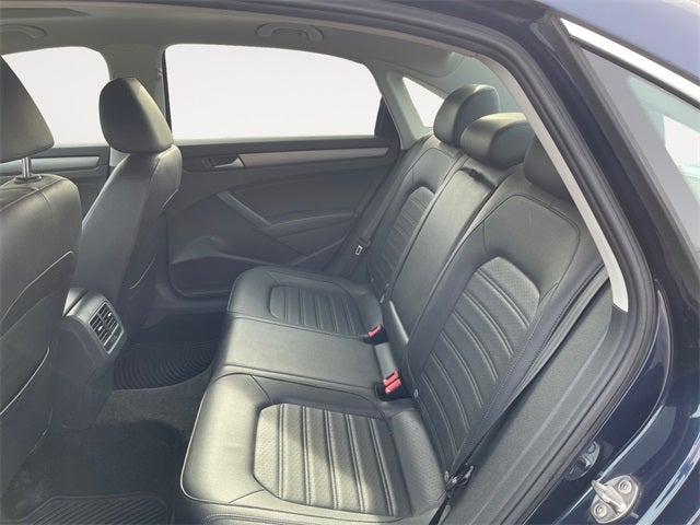 2015 Volkswagen Passat 1.8T SE w/Sunroof/Nav