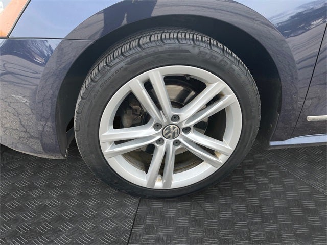 2015 Volkswagen Passat 1.8T SE w/Sunroof/Nav