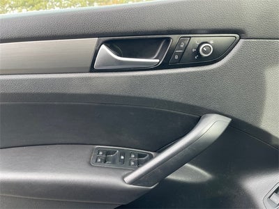2015 Volkswagen Passat 1.8T SE w/Sunroof/Nav