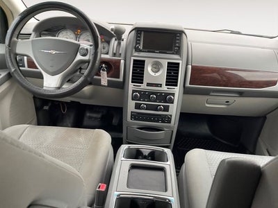 2010 Chrysler Town & Country Touring