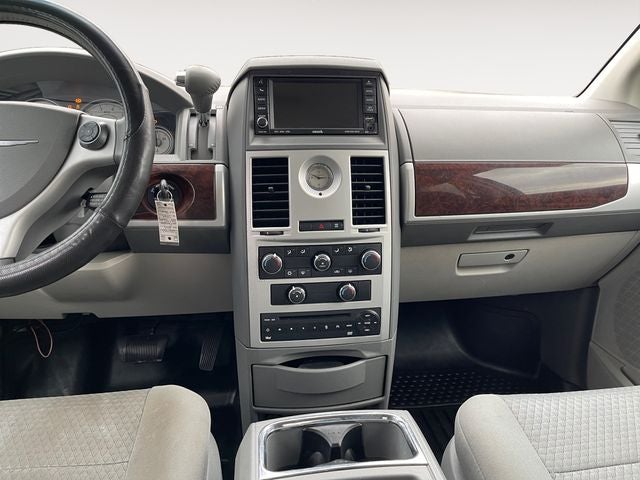 2010 Chrysler Town & Country Touring