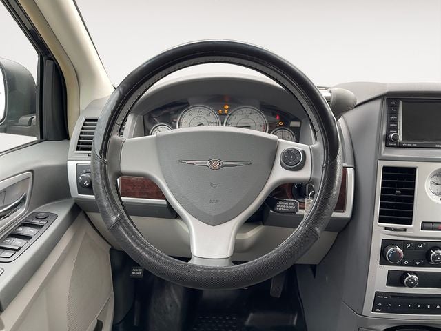 2010 Chrysler Town & Country Touring