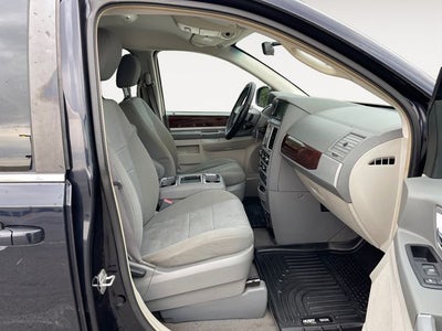 2010 Chrysler Town & Country Touring