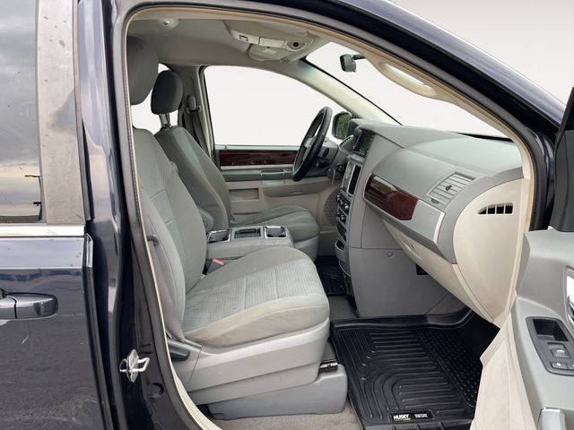 2010 Chrysler Town & Country Touring