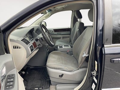 2010 Chrysler Town & Country Touring