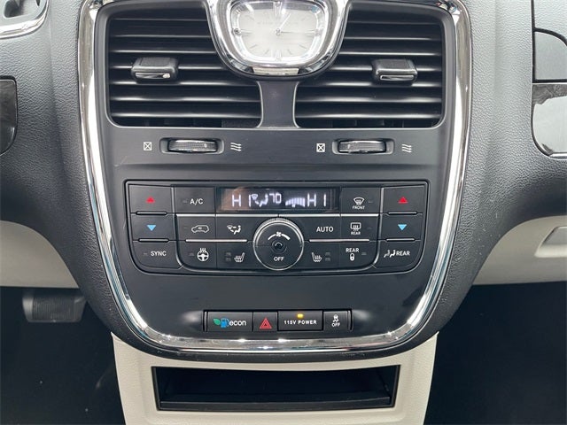 2015 Chrysler Town & Country Touring