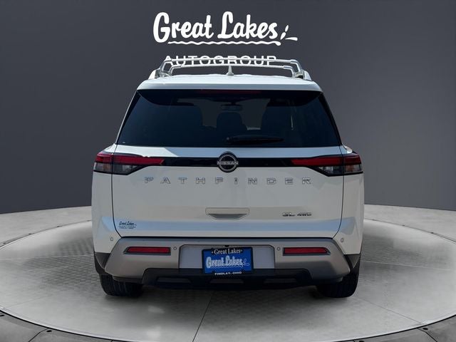 2022 Nissan Pathfinder SL