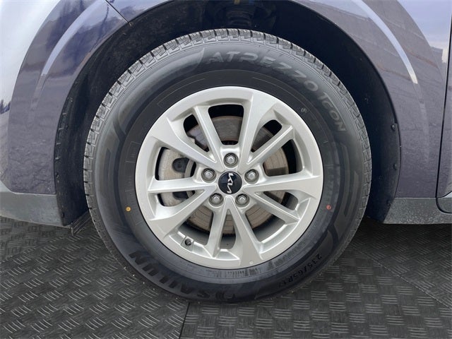 2024 Kia Carnival LX