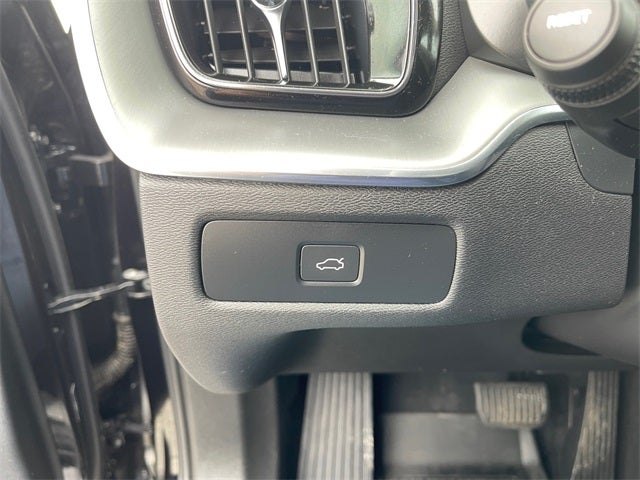 2024 Volvo XC60 B5 Core