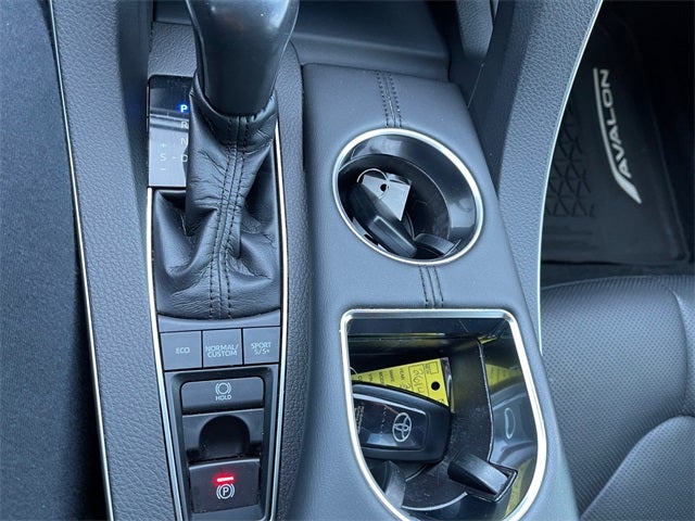 2020 Toyota AVALON Touring