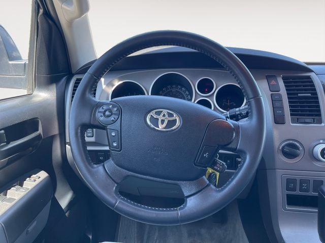 2011 Toyota SEQUOIA SR5 5.7L