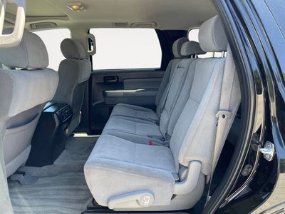 2011 Toyota SEQUOIA SR5 5.7L