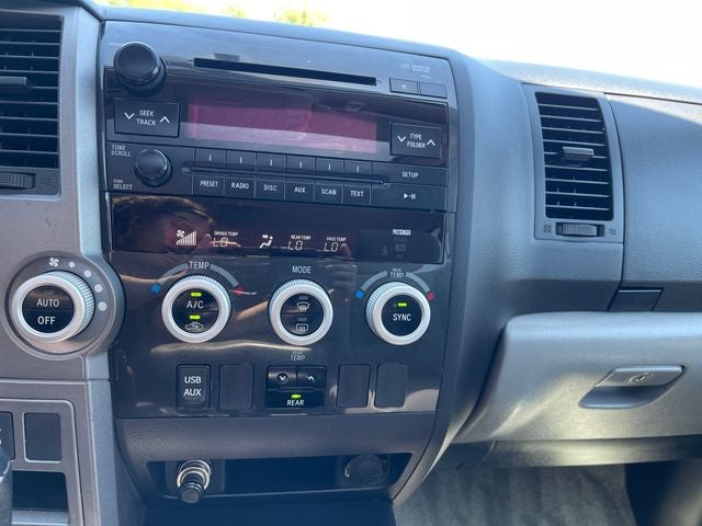 2011 Toyota SEQUOIA SR5 5.7L