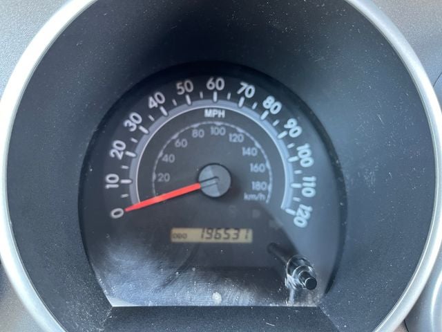 2011 Toyota SEQUOIA SR5 5.7L