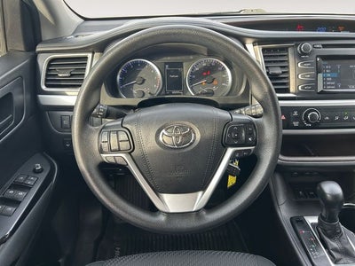 2019 Toyota HIGHLANDER LE