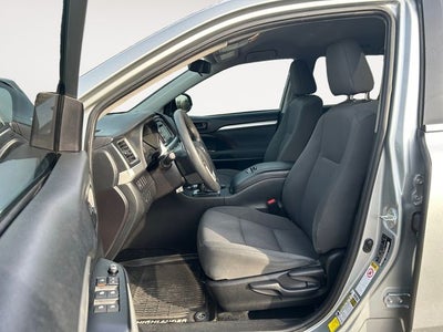 2019 Toyota HIGHLANDER LE
