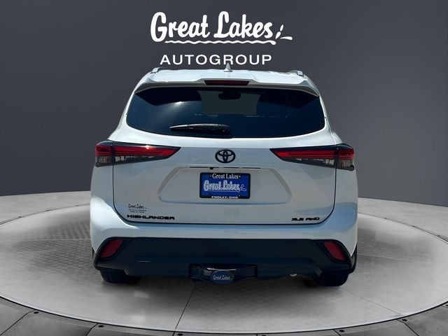 2022 Toyota HIGHLANDER XLE