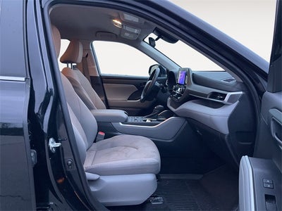 2023 Toyota HIGHLANDER LE