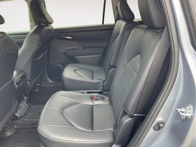 2024 Toyota HIGHLANDER XLE