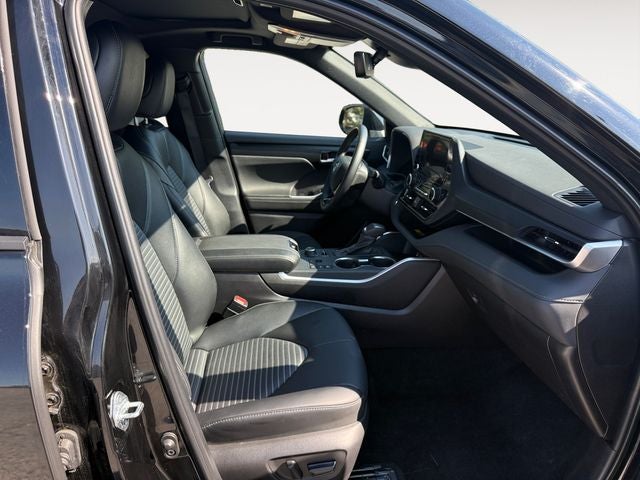 2025 Toyota Highlander XSE