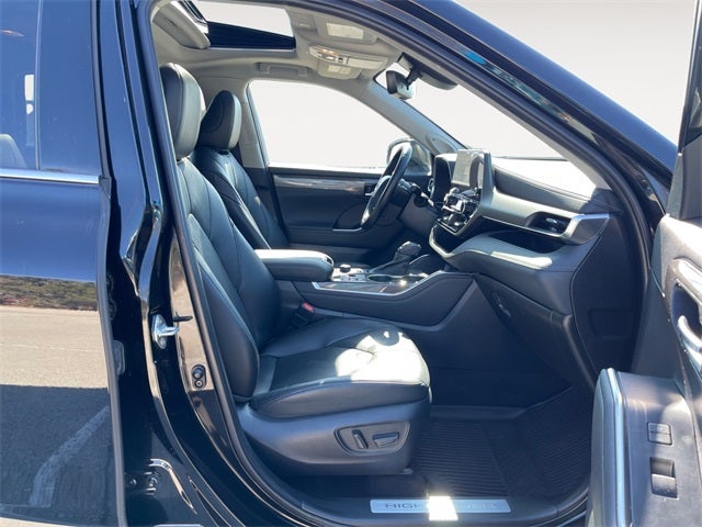 2023 Toyota HIGHLANDER Limited