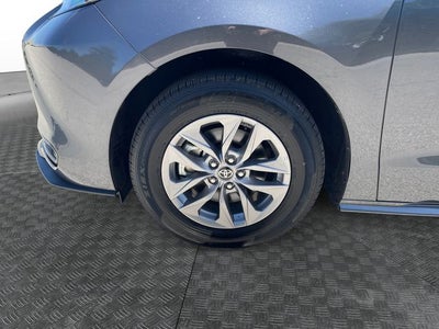 2025 Toyota Sienna LE 8 Passenger