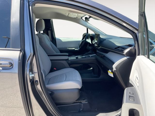 2025 Toyota Sienna LE 8 Passenger