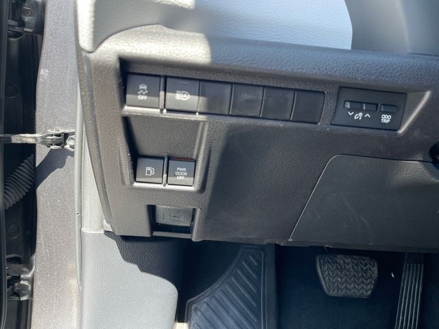 2025 Toyota Sienna LE 8 Passenger