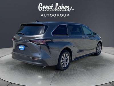 2025 Toyota Sienna LE 8 Passenger