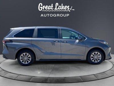 2025 Toyota Sienna LE 8 Passenger