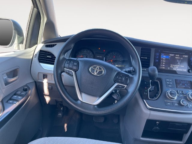 2017 Toyota Sienna LE 8 Passenger