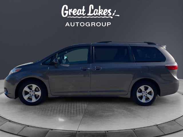 2017 Toyota Sienna LE 8 Passenger