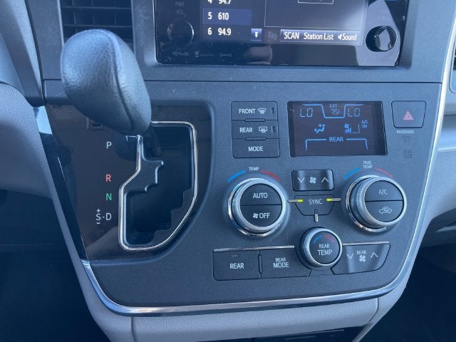 2017 Toyota Sienna LE 8 Passenger