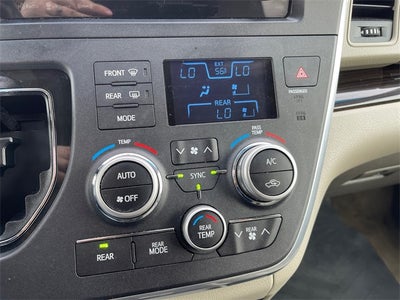 2017 Toyota SIENNA XLE 3.5L XLE 7 Passenger