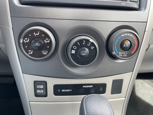 2013 Toyota COROLLA LE